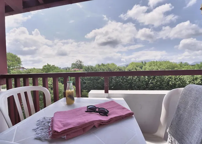 レジデンス ピエール ＆ バカンス エグスキ アパートホテル