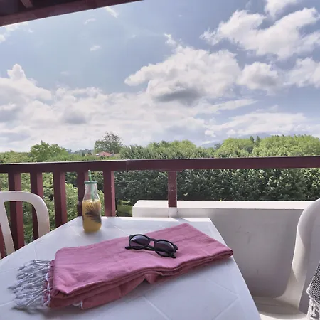 מלון דירות Pierre & Eguzki 3*