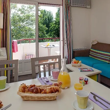 Pierre & Eguzki מלון דירות