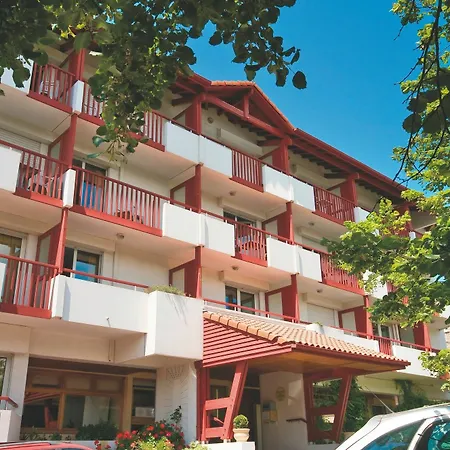 Pierre & Eguzki Aparthotel 3*